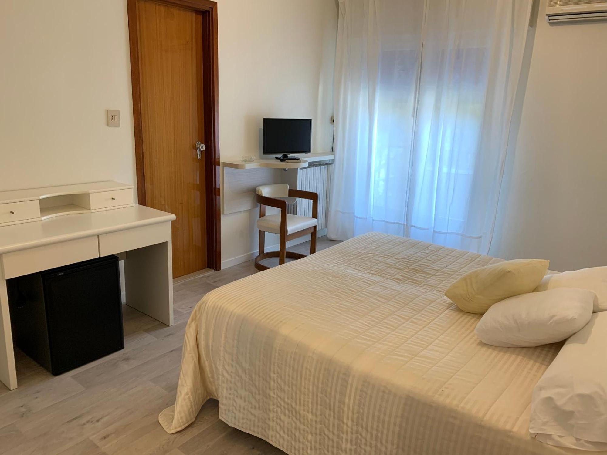 G&D Hotel Deanna Pool&Brunch Milano Marittima Phòng bức ảnh