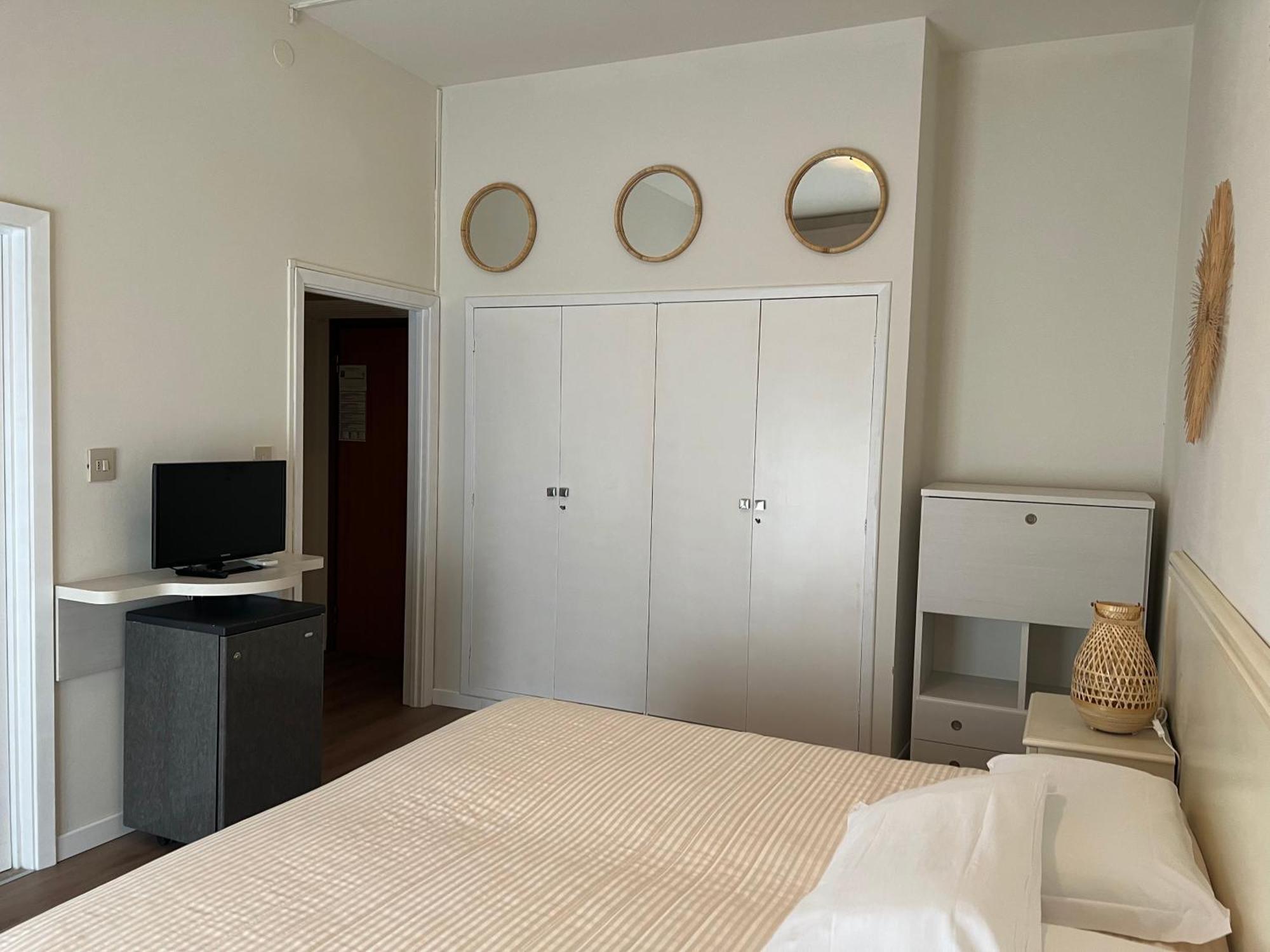 G&D Hotel Deanna Pool&Brunch Milano Marittima Phòng bức ảnh
